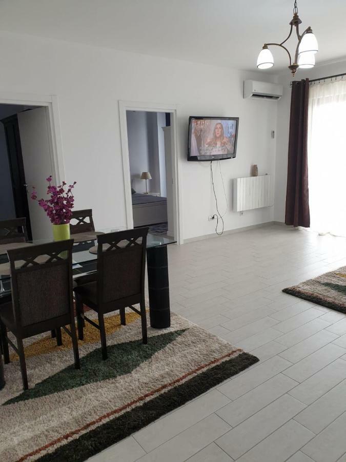 Sea Breeze Apartments Mamaia Nord De Silva Bagian luar foto