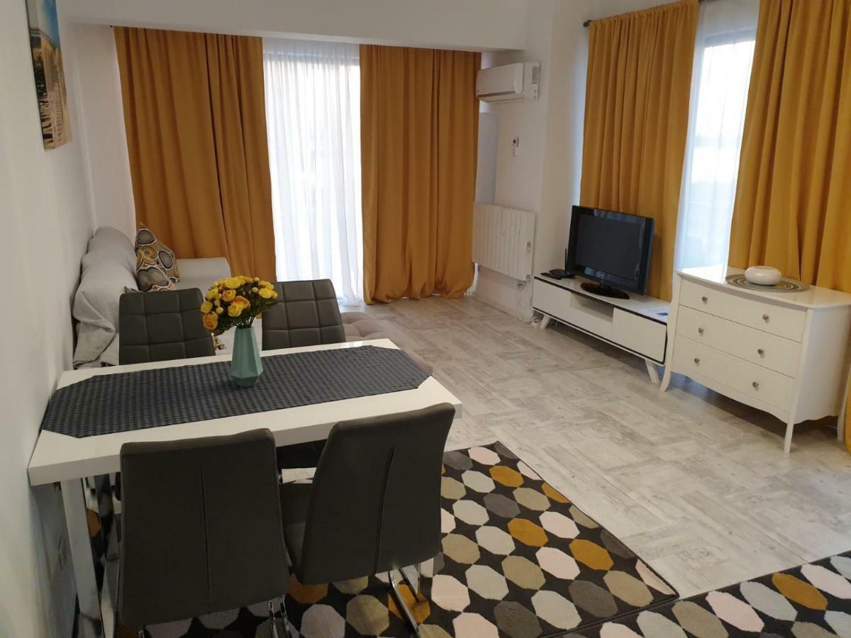 Sea Breeze Apartments Mamaia Nord De Silva Bagian luar foto